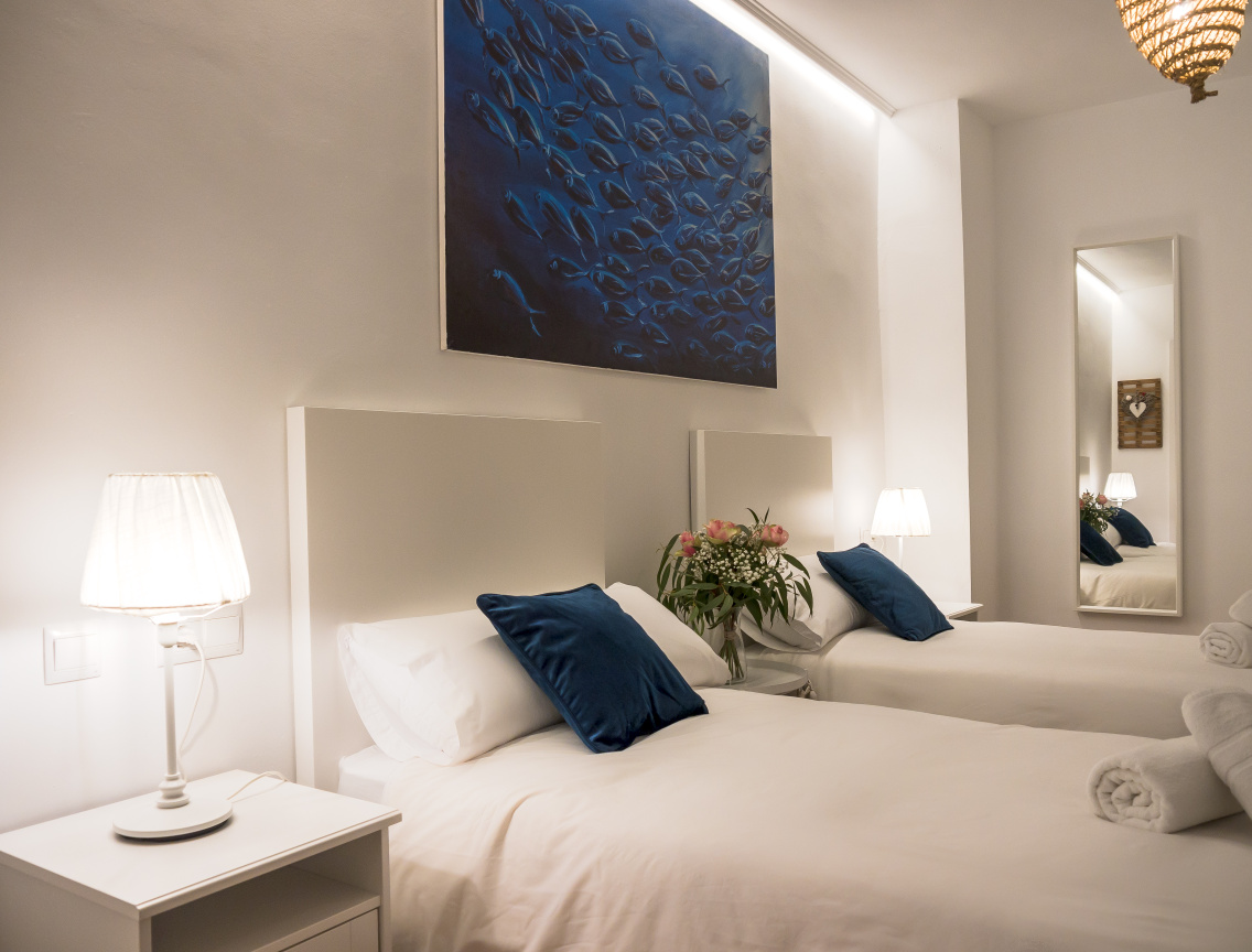 Twin bedroom